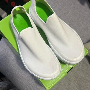 OOFOS White Slip-On Shoes